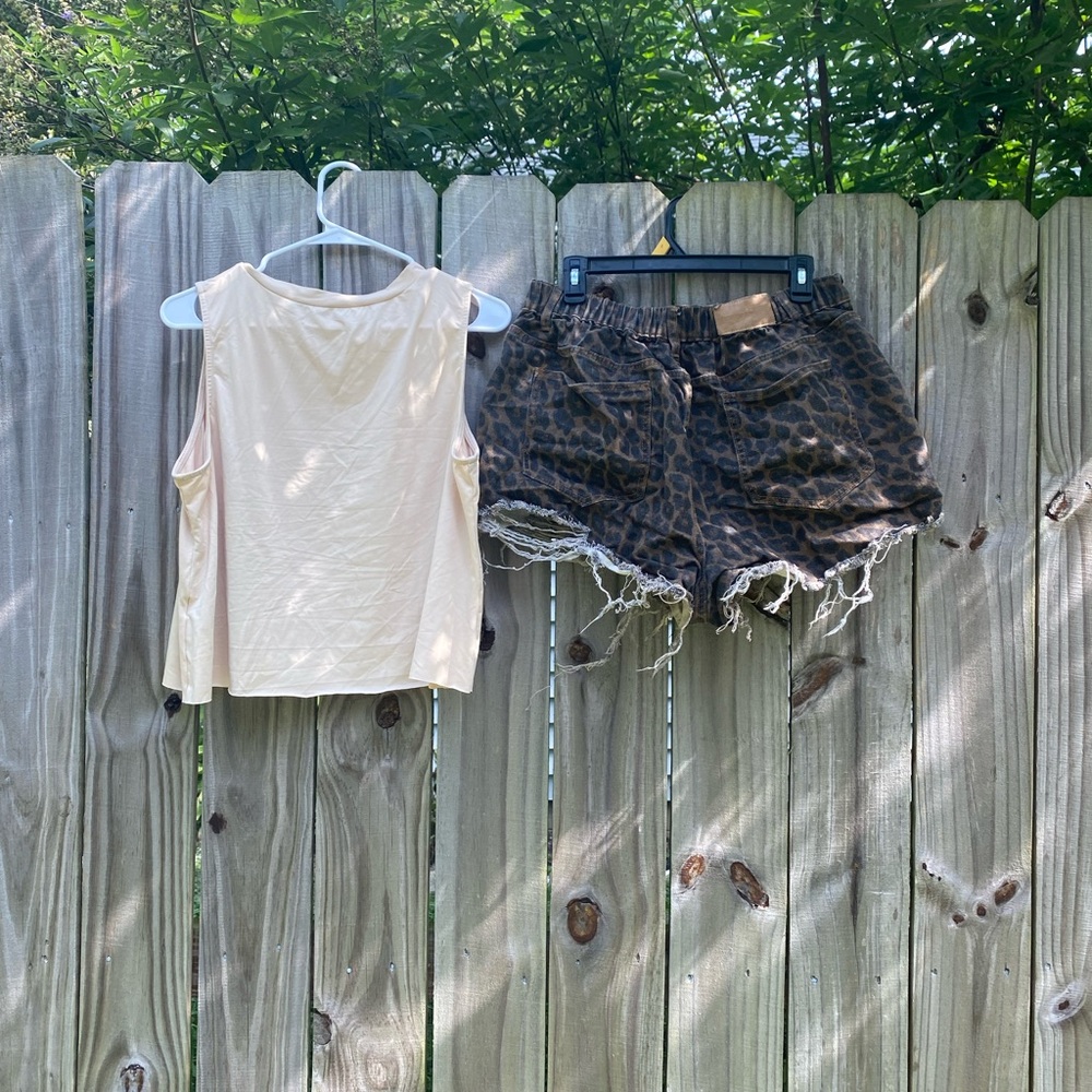Nashville Music City Cream Tank Top and Shorts - Picture 2 of 8